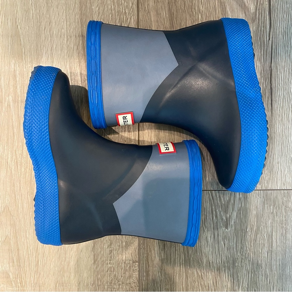 EUC w/box Hunter Kids Classic Rain boot size 5/6